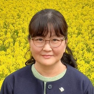 石川 万里子(Mariko Ishikawa)